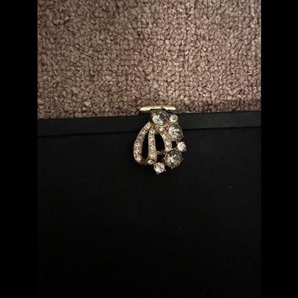 Timeless Elegance: Vintage Black Elegant Clutch – A Touch of Classic Beauty - Picture 2 of 3